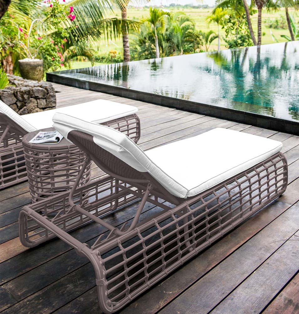 Villa Chaise Lounger