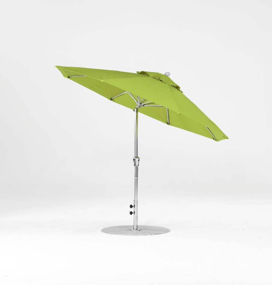 Monterey Fiberglass Market 7.5' Octagon Crank Lift/Auto Tilt Umbrella
